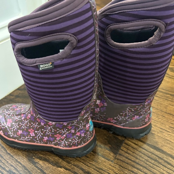 Bogs girls snow boots, Size 13. - Picture 4 of 9